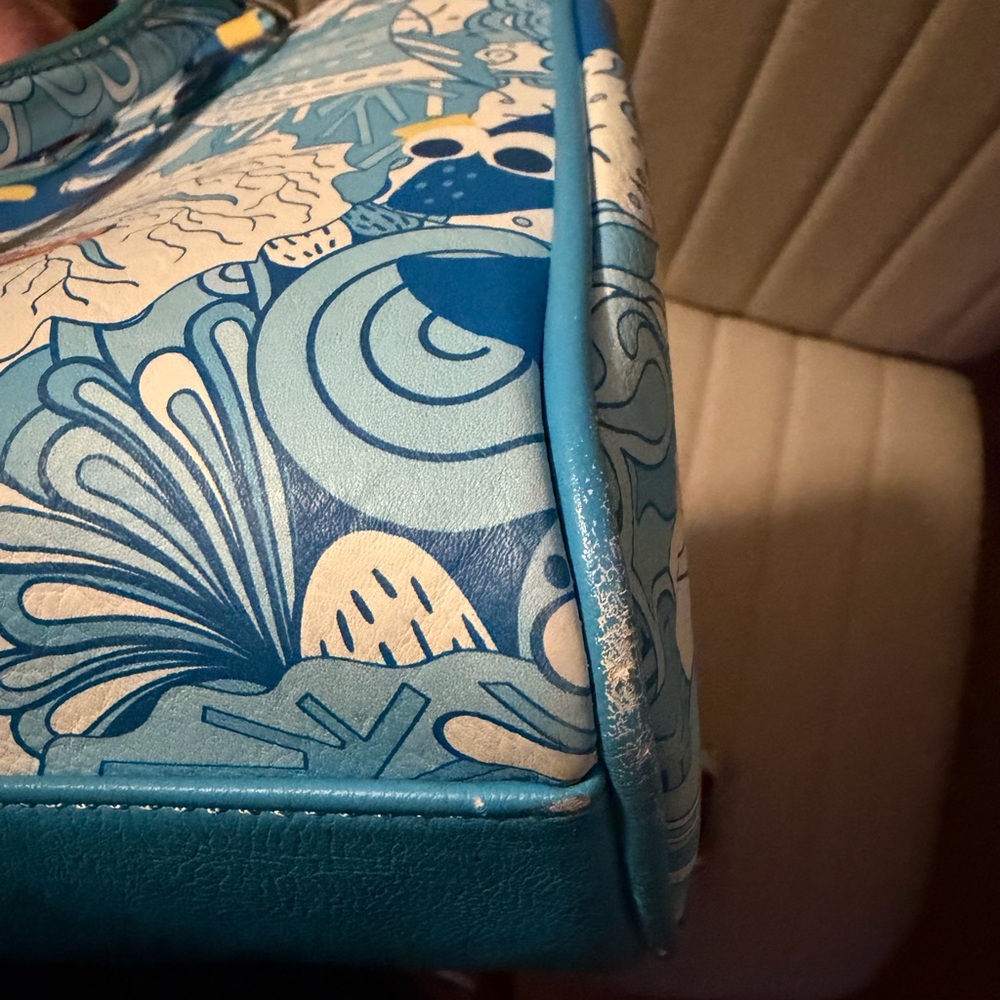 Finding Nemo Loungefly purse - Picture 3 of 4